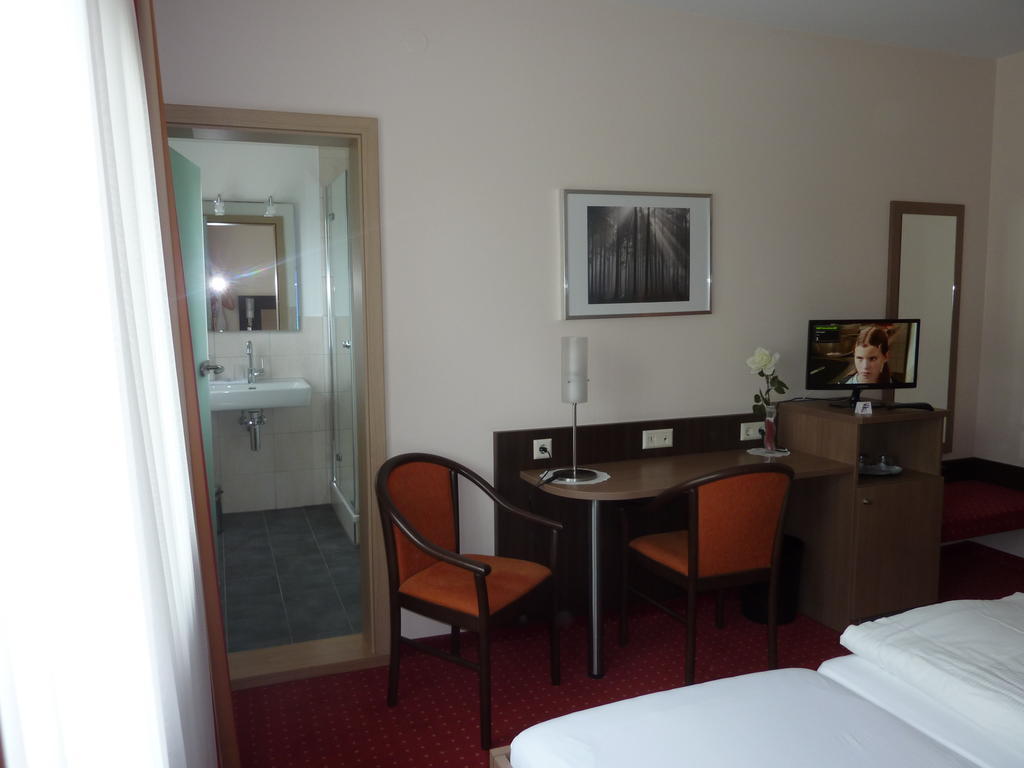 Hotel Gasthof König Karl Freudenstadt Zimmer foto