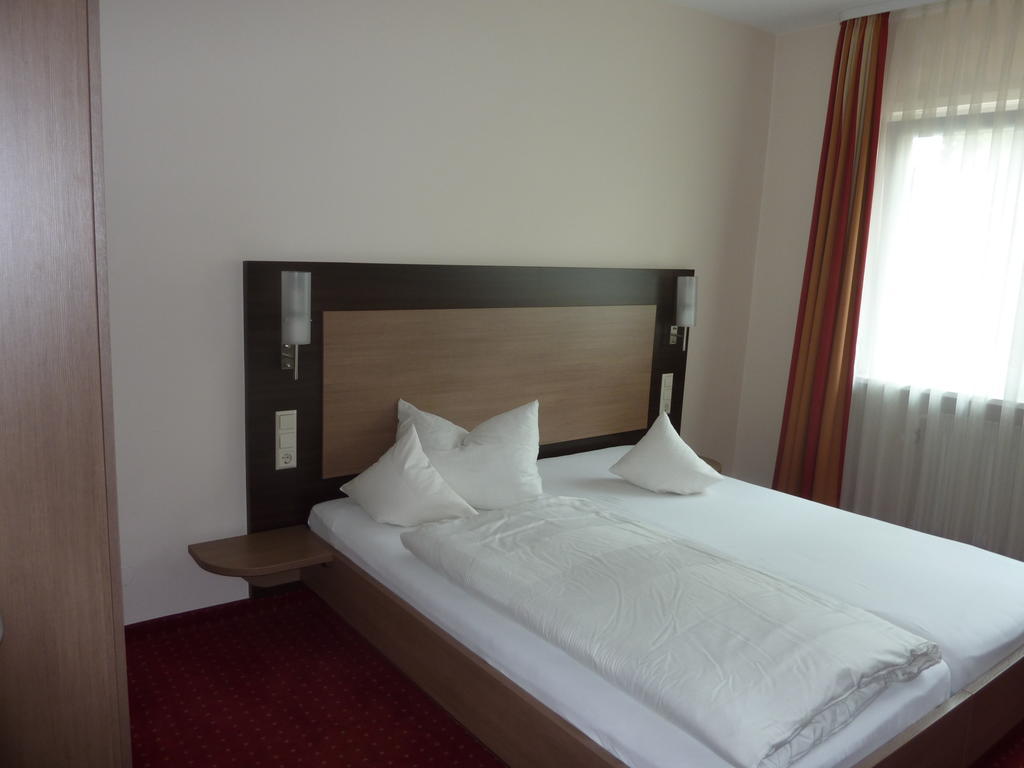 Hotel Gasthof König Karl Freudenstadt Zimmer foto
